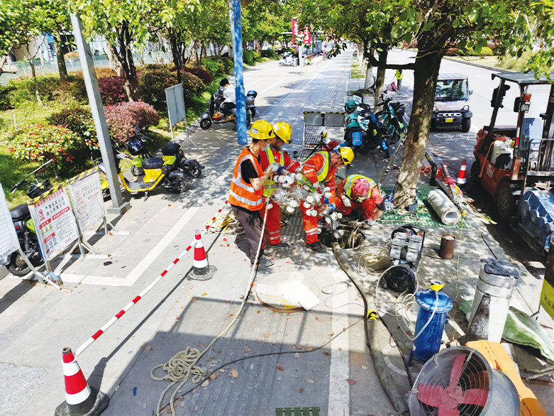  成县UV-CIPP紫外光固化修复